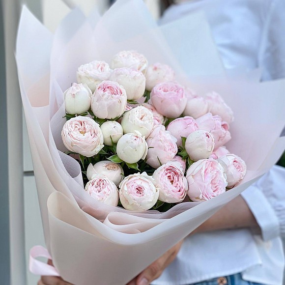 Букет из 7 кустовых пионовидных розовых роз